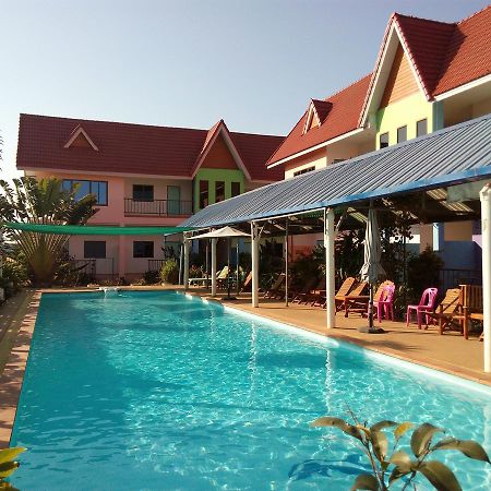 Peace Pool Resort Khun Han Екстер'єр фото