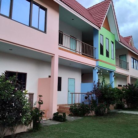 Peace Pool Resort Khun Han Екстер'єр фото