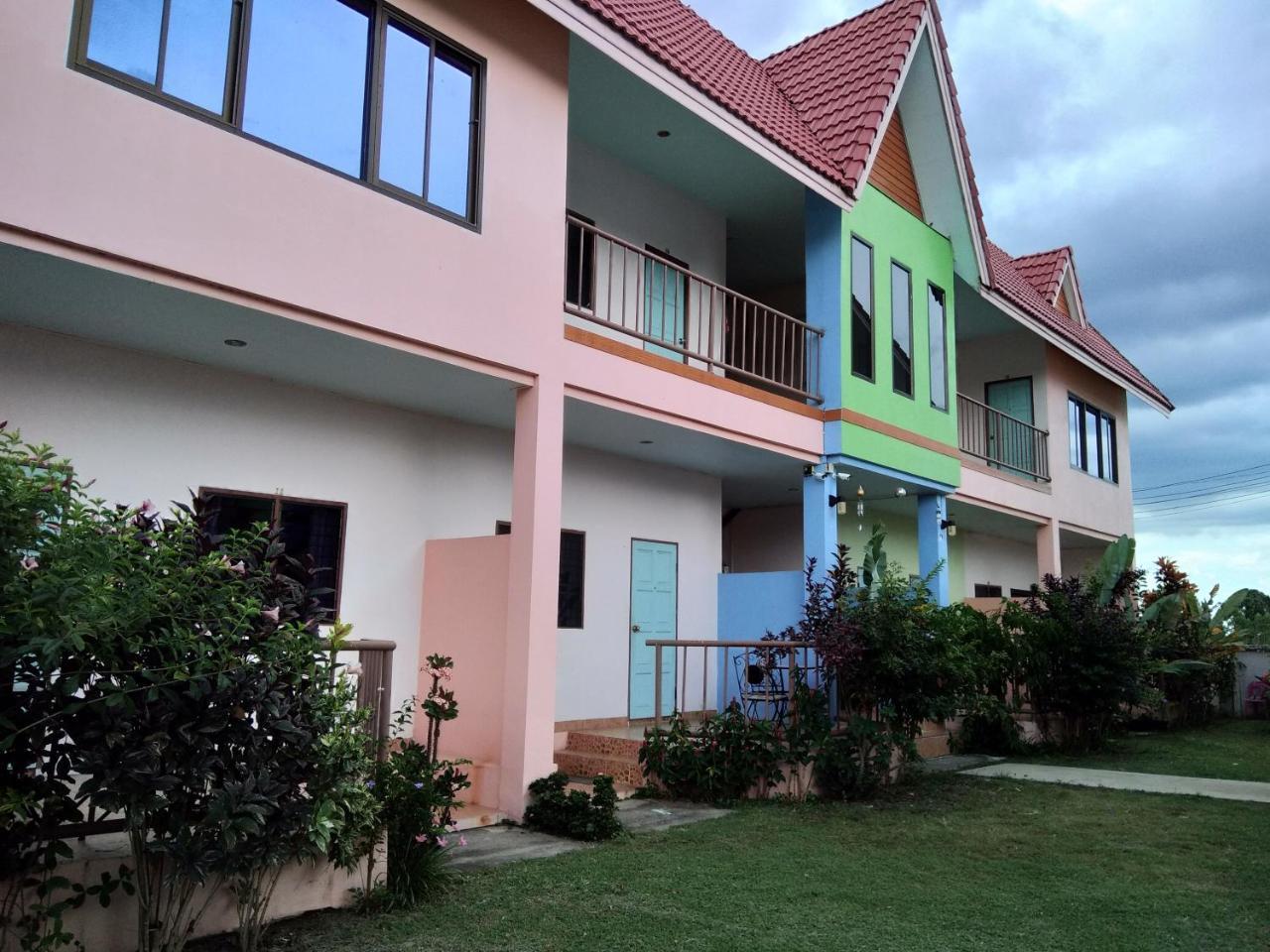Peace Pool Resort Khun Han Екстер'єр фото